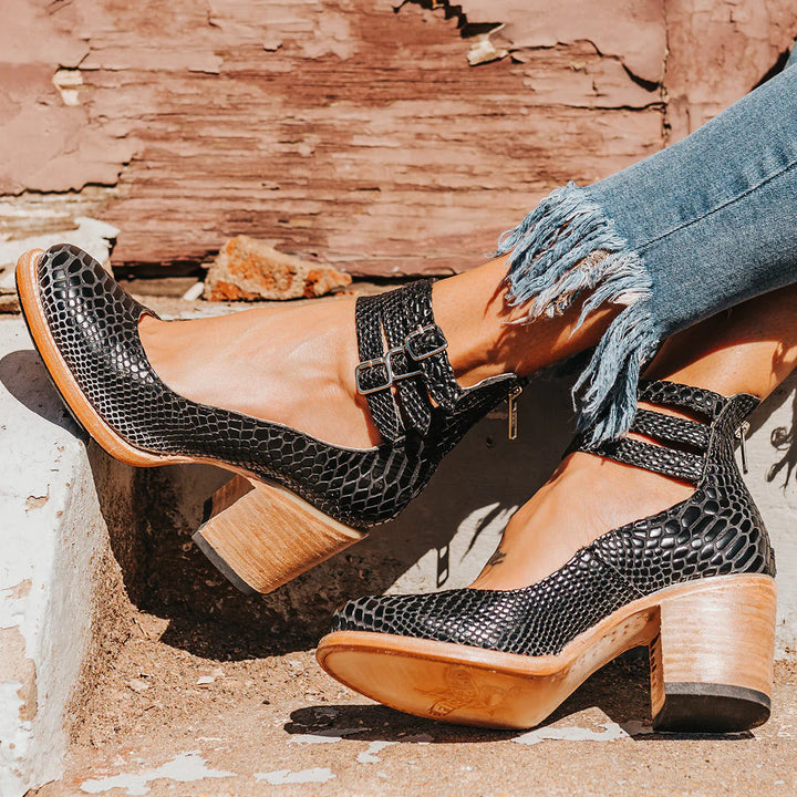 Opal | Timeless Vintage Pumps