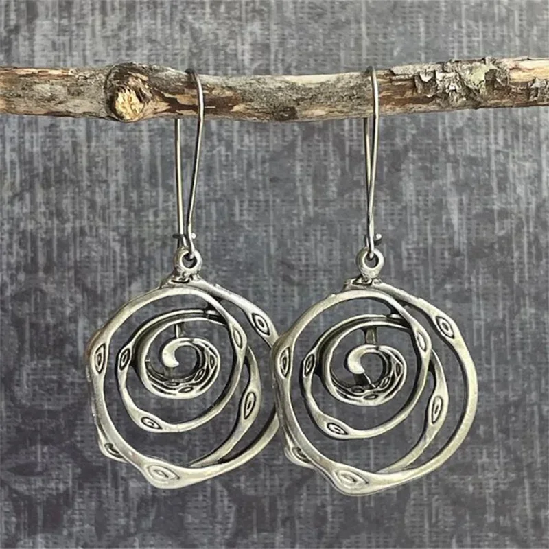 Megan | Vintage Silver Maze Earrings